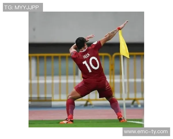 浩克足球运动员的传奇之路与职业生涯的辉煌成就解析